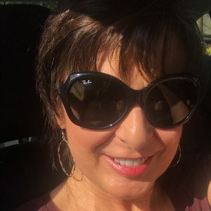 Meet your Posher, Lori